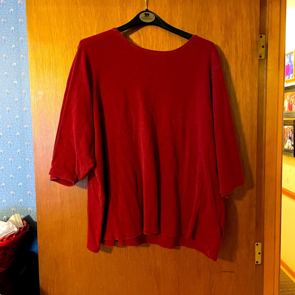 5X CJ Banks Deep Red 3/4 Length Top